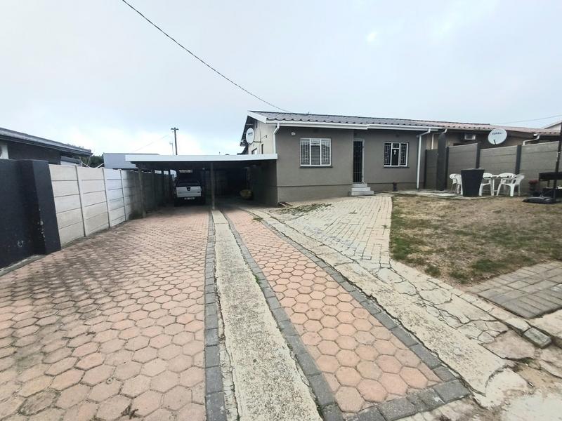 4 Bedroom Property for Sale in Da Nova Western Cape